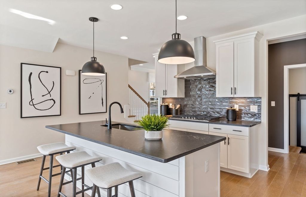 15 Emerald Run 10, Shrewsbury, MA 01545