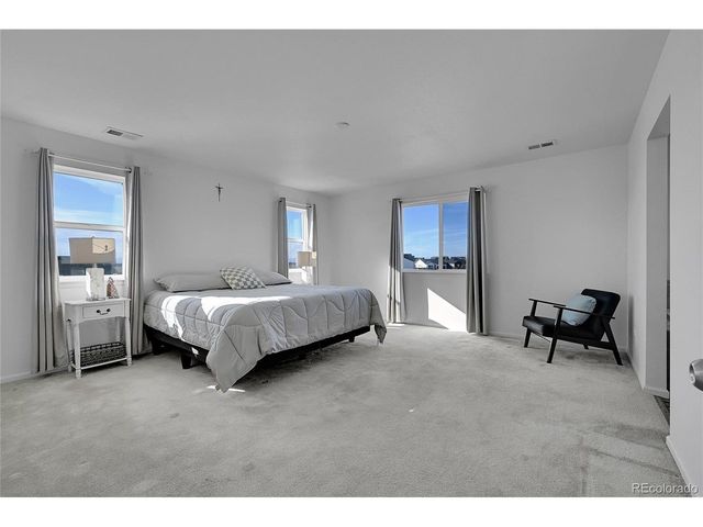 901 N Vandriver Way, Aurora, CO 80018