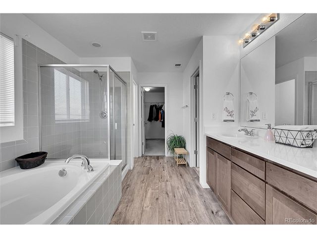 901 N Vandriver Way, Aurora, CO 80018