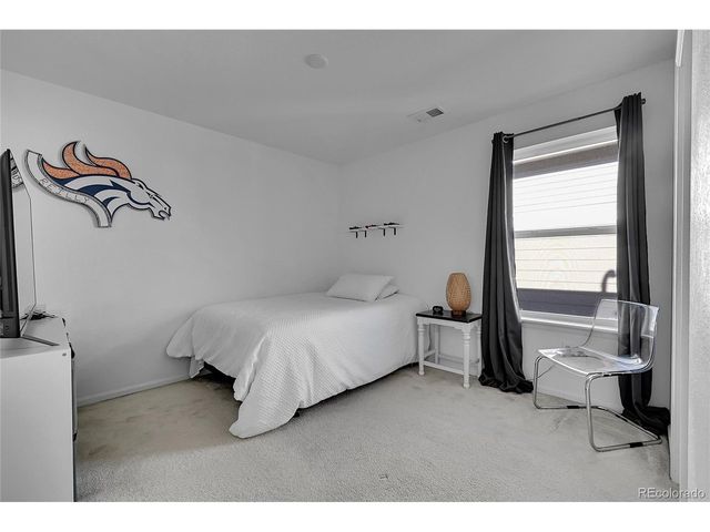 901 N Vandriver Way, Aurora, CO 80018