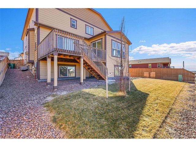 901 N Vandriver Way, Aurora, CO 80018