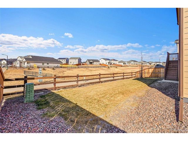 901 N Vandriver Way, Aurora, CO 80018