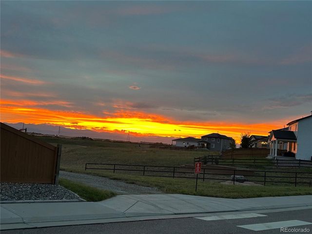 901 N Vandriver Way, Aurora, CO 80018