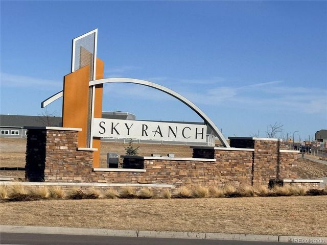 901 N Vandriver Way, Aurora, CO 80018