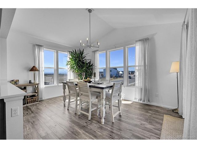 901 N Vandriver Way, Aurora, CO 80018