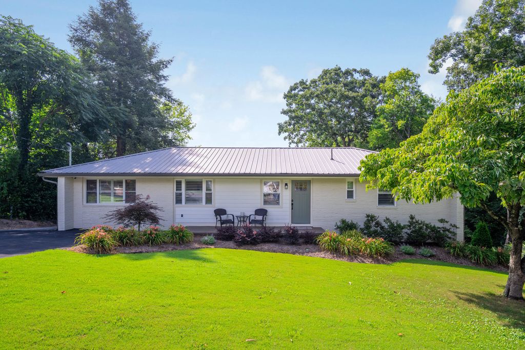 3594 Knollwood Hill Drive, Chattanooga, TN 37415