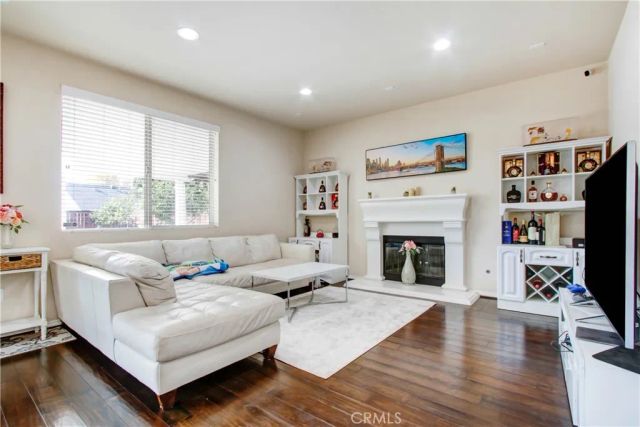 20724 Napa, Winnetka, CA 91306