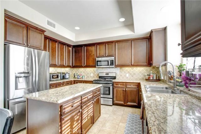 20724 Napa, Winnetka, CA 91306