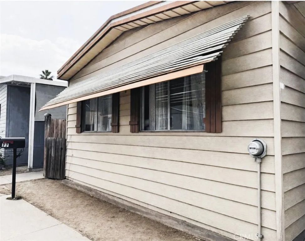 16600 Orange 77, Paramount, CA 90723