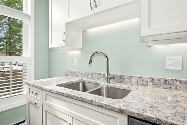 2 Douglass Green 2, Woburn, MA 01801