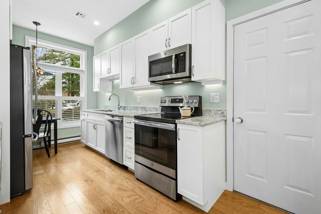 2 Douglass Green 2, Woburn, MA 01801