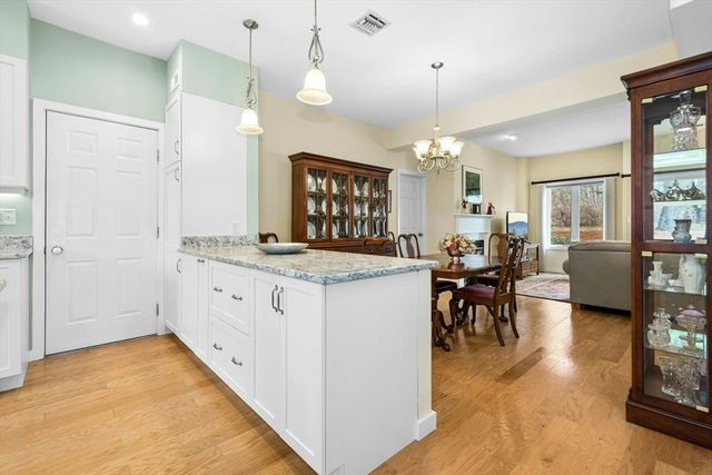 2 Douglass Green 2, Woburn, MA 01801