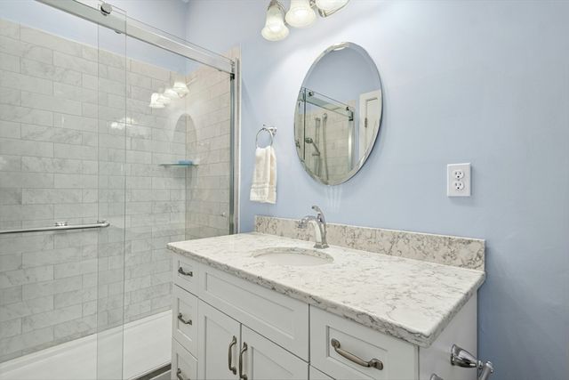 2 Douglass Green 2, Woburn, MA 01801