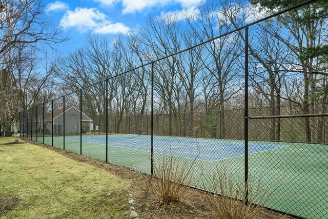 2 Douglass Green 2, Woburn, MA 01801