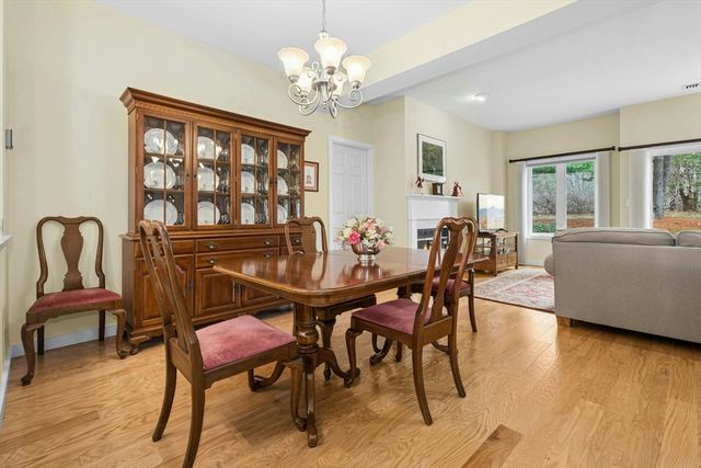 2 Douglass Green 2, Woburn, MA 01801