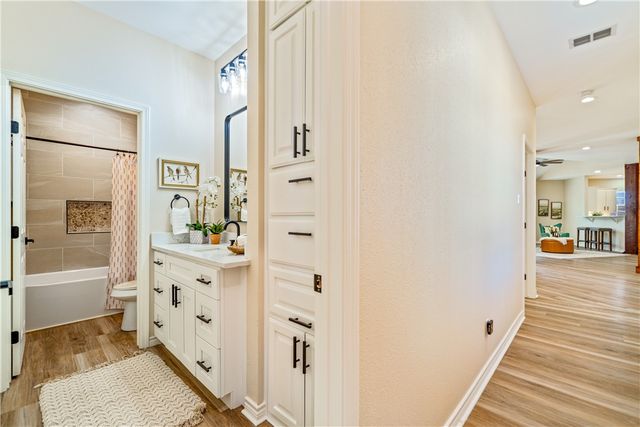 12631 Leopard St, Corpus Christi, TX 78410