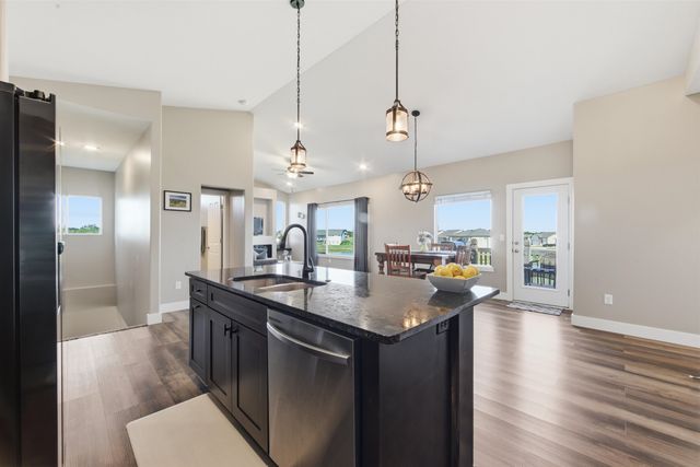 3123 E Reiss Ct, Park City, KS 67219