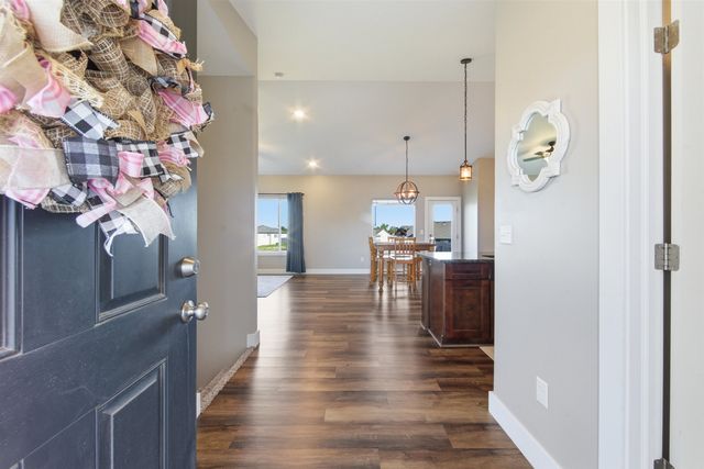 3123 E Reiss Ct, Park City, KS 67219