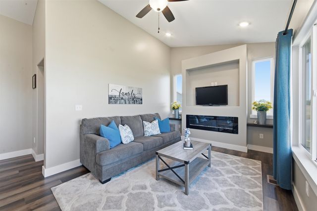 3123 E Reiss Ct, Park City, KS 67219