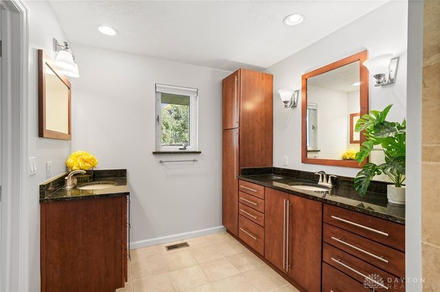 935 Heathshire Drive, Dayton, OH 45459