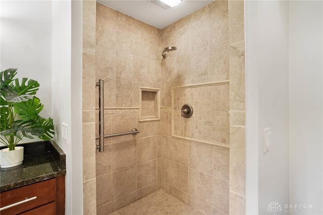 935 Heathshire Drive, Dayton, OH 45459