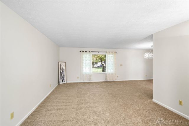 935 Heathshire Drive, Dayton, OH 45459