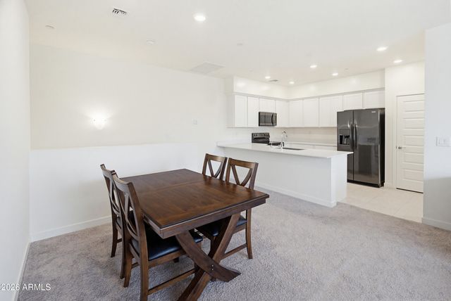 2748 S CAVALIER Drive 103, Gilbert, AZ 85295