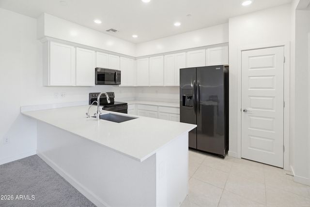 2748 S CAVALIER Drive 103, Gilbert, AZ 85295