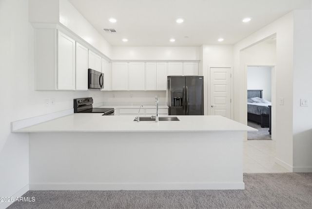 2748 S CAVALIER Drive 103, Gilbert, AZ 85295