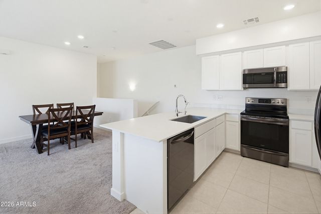 2748 S CAVALIER Drive 103, Gilbert, AZ 85295