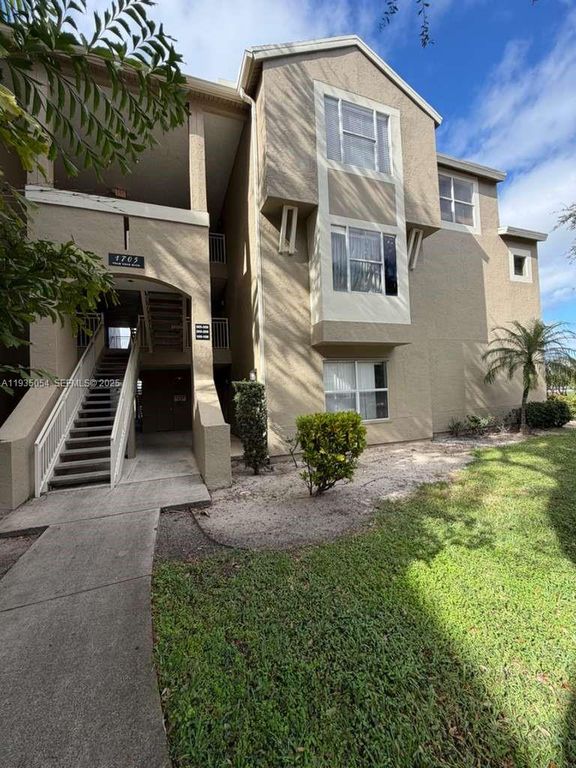 1705 Palm Cove Blvd 1-206, Delray Beach, FL 33445