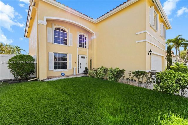 1041 NW 189th Ave, Pembroke Pines, FL 33029