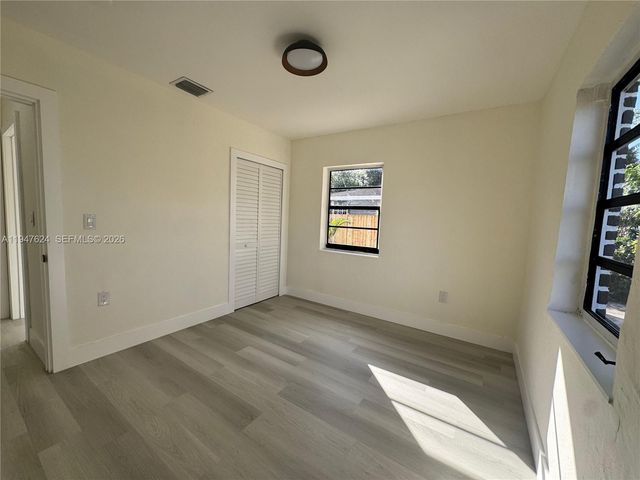 10521 NW 35th Ct, Miami, FL 33147