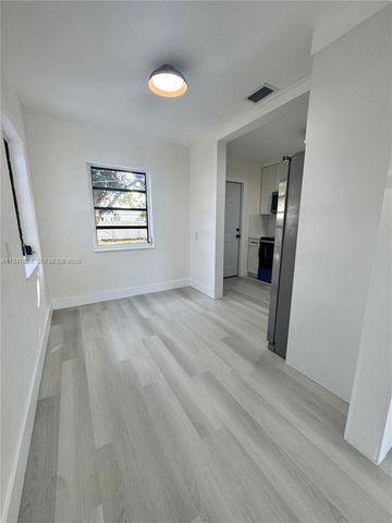 10521 NW 35th Ct, Miami, FL 33147