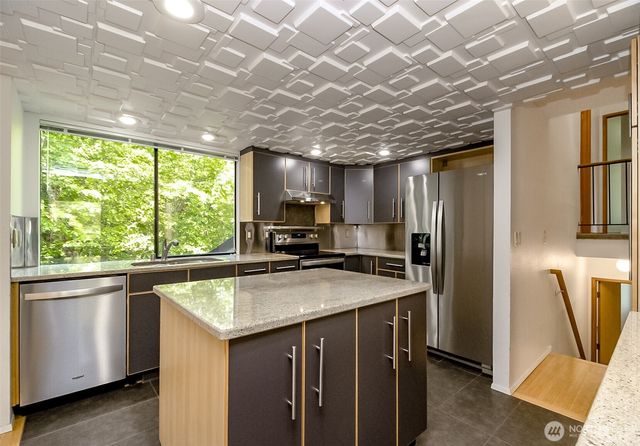 14333 93rd Avenue NE, Kirkland, WA 98034