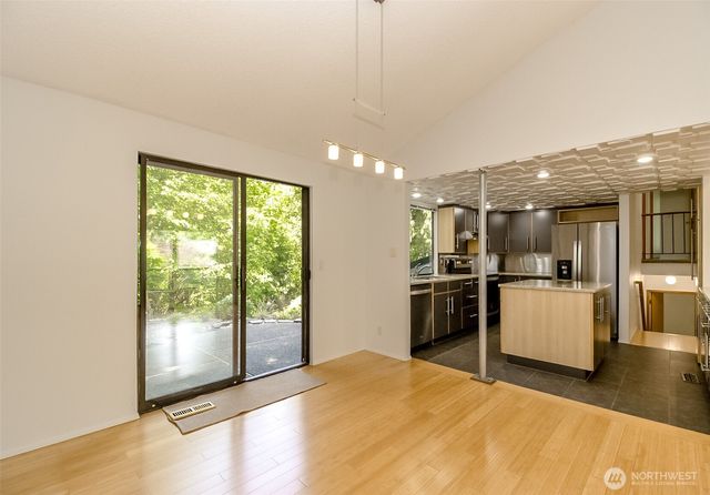 14333 93rd Avenue NE, Kirkland, WA 98034