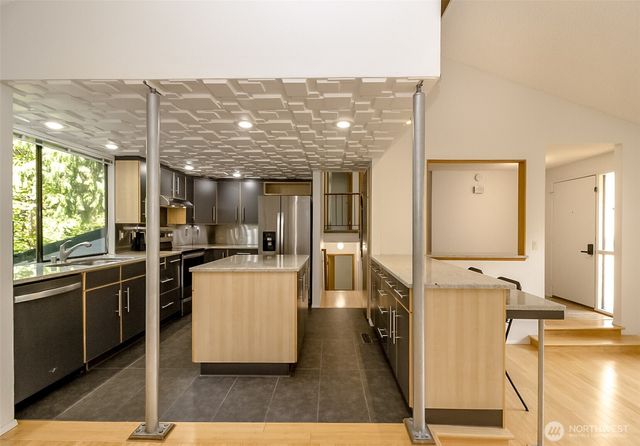 14333 93rd Avenue NE, Kirkland, WA 98034