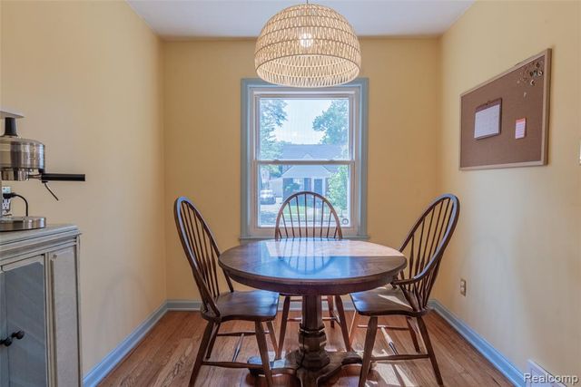 23110 Forest Street, Oak Park, MI 48237