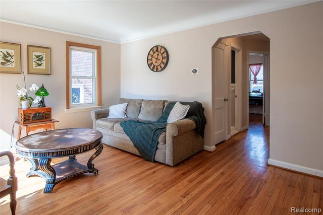 23110 Forest Street, Oak Park, MI 48237