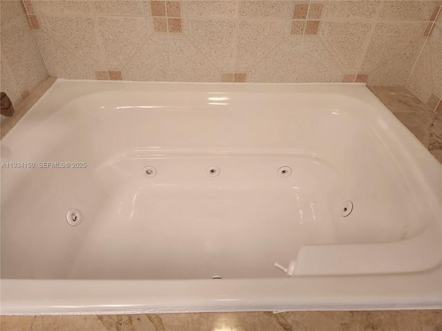 230 174th St 819, Sunny Isles Beach, FL 33160