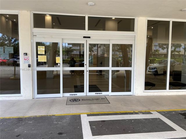 230 174th St 819, Sunny Isles Beach, FL 33160