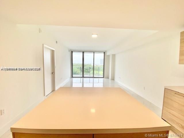 16385 Biscayne Boulevard 702, North Miami Beach, FL 33160