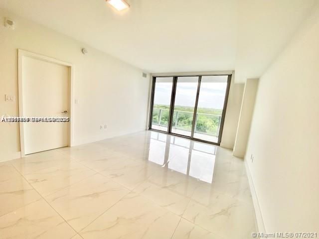16385 Biscayne Boulevard 702, North Miami Beach, FL 33160