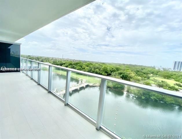 16385 Biscayne Boulevard 702, North Miami Beach, FL 33160