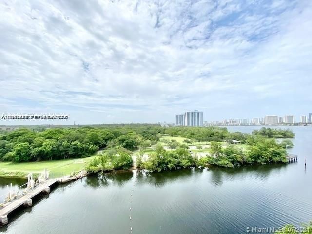 16385 Biscayne Boulevard 702, North Miami Beach, FL 33160