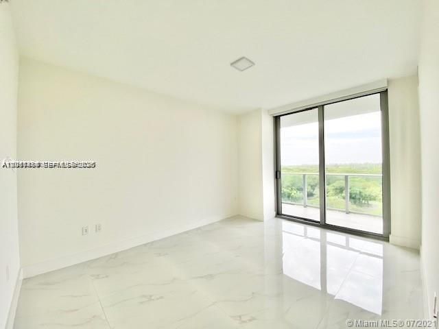 16385 Biscayne Boulevard 702, North Miami Beach, FL 33160