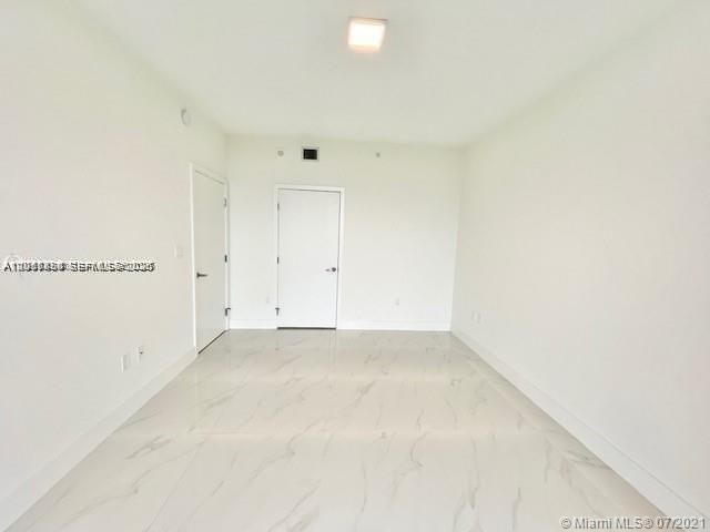16385 Biscayne Boulevard 702, North Miami Beach, FL 33160