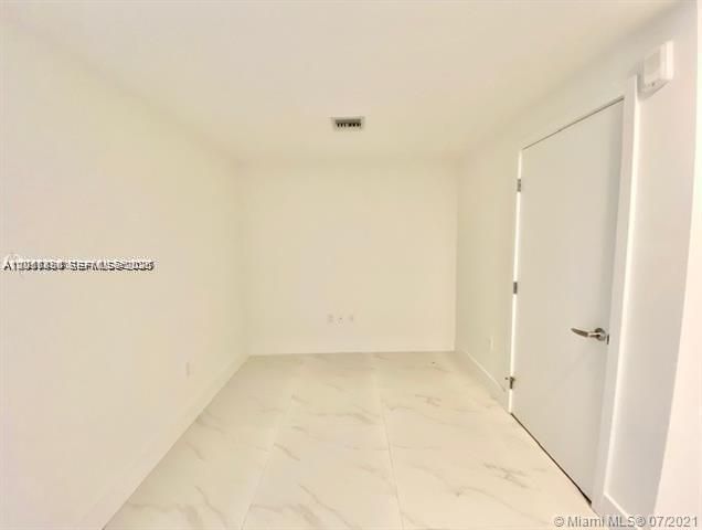 16385 Biscayne Boulevard 702, North Miami Beach, FL 33160