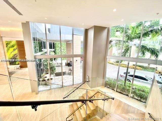 16385 Biscayne Boulevard 702, North Miami Beach, FL 33160