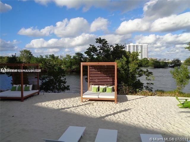 16385 Biscayne Boulevard 702, North Miami Beach, FL 33160